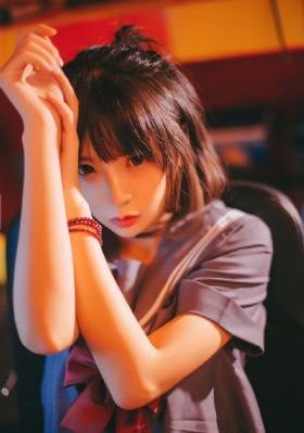 《年轻的女教师》在线观看_超清电视剧在线观看